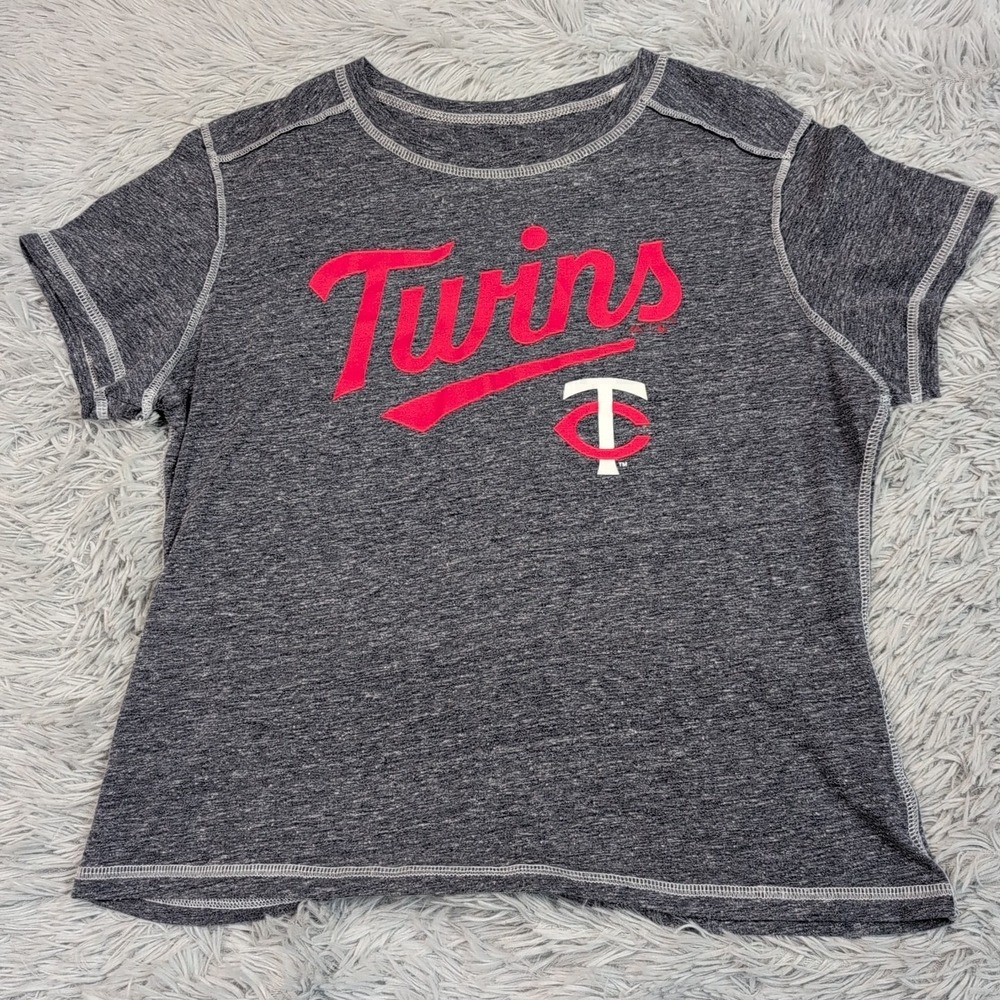 Minnesota Twins Shirt Womens L Gray Tee Baseball MLB Athletic Comfort Casual